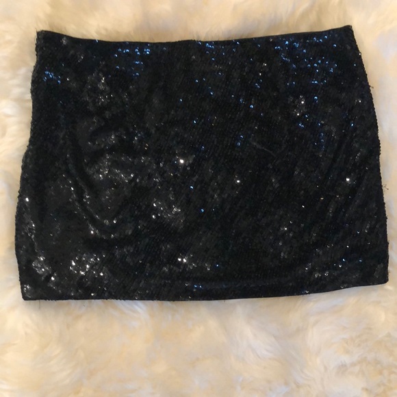 NYE mini skirt - Picture 3 of 3